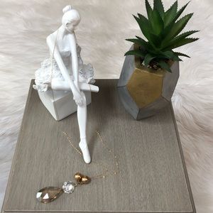 Beautiful Long Gold Necklace with Stone